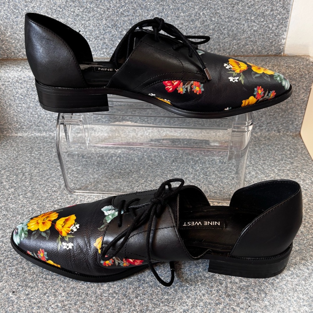Nine West Black and Yellow Floral Flats